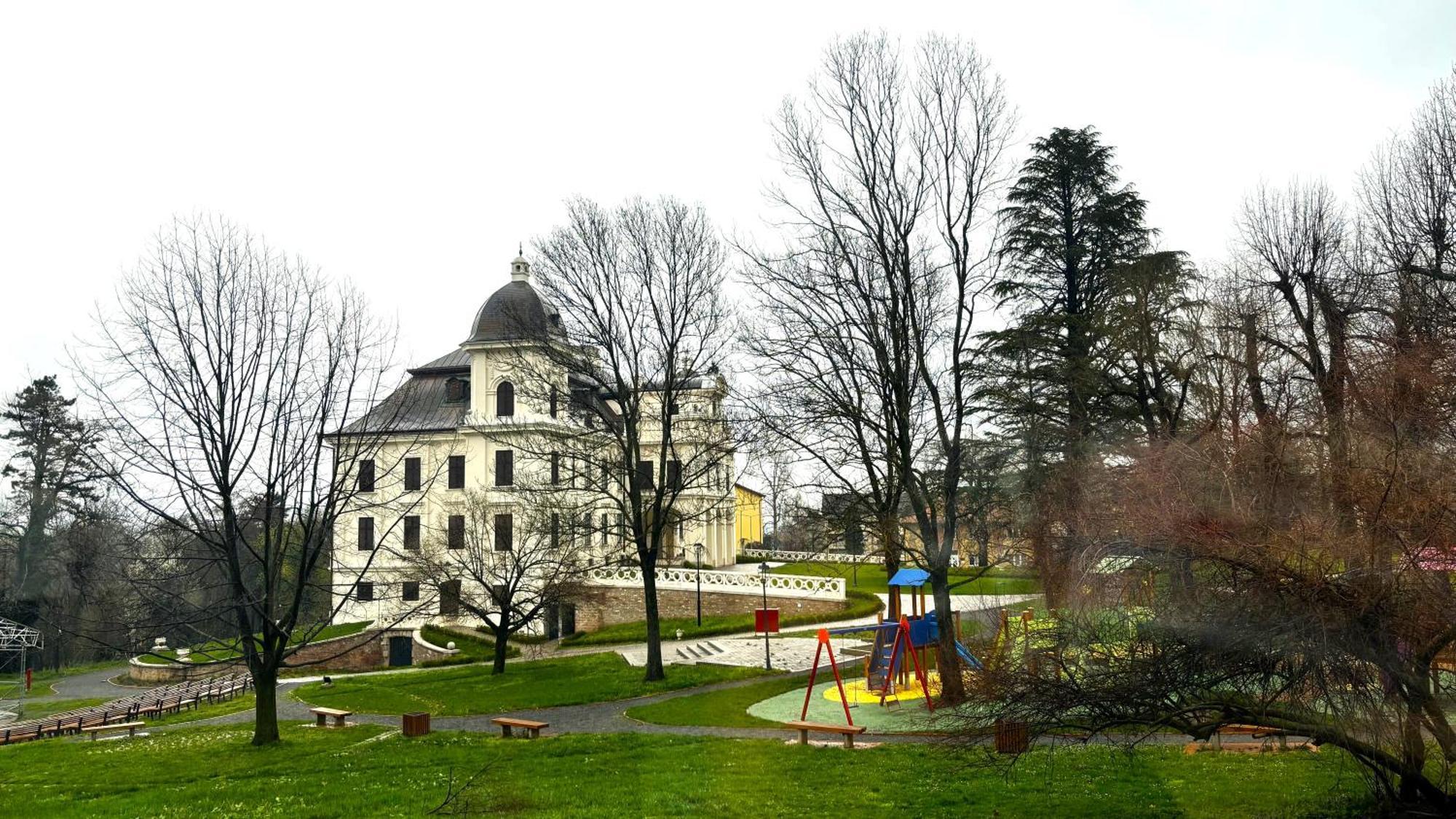 Hotel Park Nekcse Kültér fotó