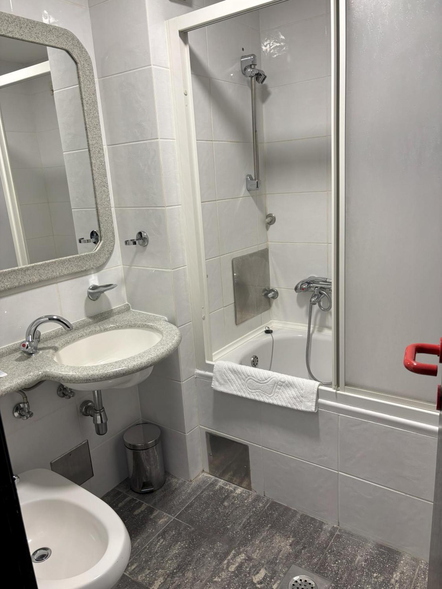 Hotel Park Nekcse Kültér fotó