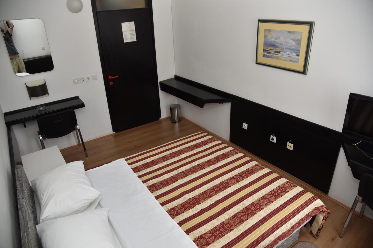 Hotel Park Nekcse Kültér fotó