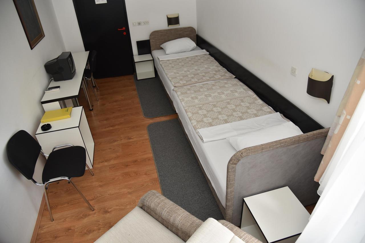 Hotel Park Nekcse Kültér fotó