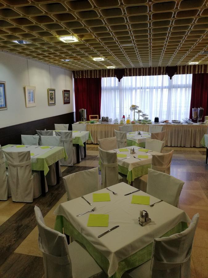 Hotel Park Nekcse Kültér fotó