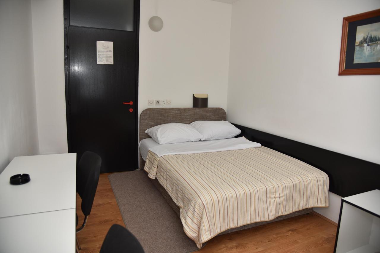 Hotel Park Nekcse Kültér fotó